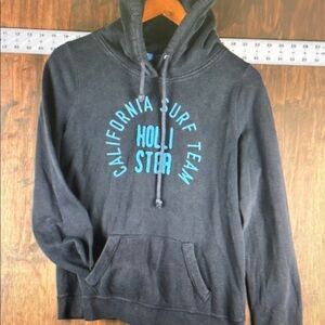 Hollister Men's Black Hoodie Sweater